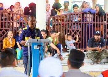 Menteri ESDM Tinjau Posko Bencana di Aceh, Pastikan Bantuan dan Dukungan PLN Berjalan Optimal