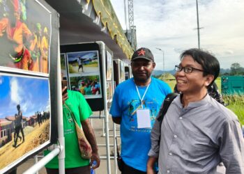 Redaktur Senior Tempo Sunudyantoro Mendorong Jurnalis di Papua untuk Memproduksi Karya Jurnalistik Investigatif