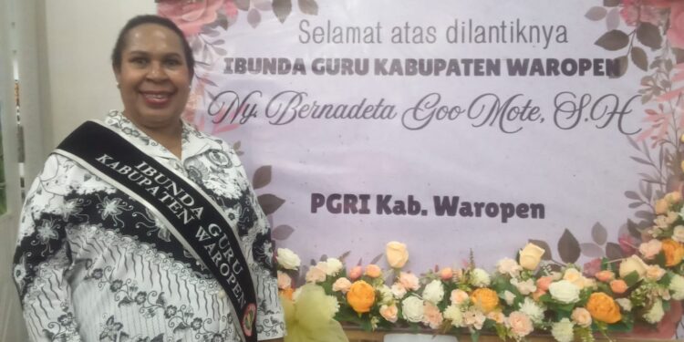 Ibunda Guru Waropen Gas Pol: Kolaborasi Kawal Visi Bupati, Guru Jadi Garda Depan Perubahan