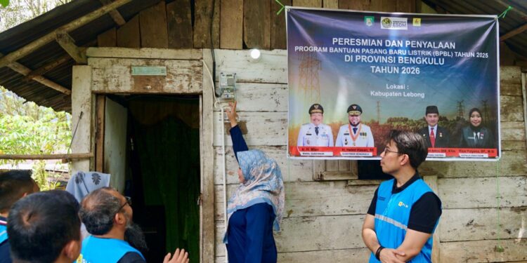 Lewat BPBL, Kementerian ESDM dan PLN Wujudkan Penyambungan Listrik Gratis bagi 750 Warga Bengkulu