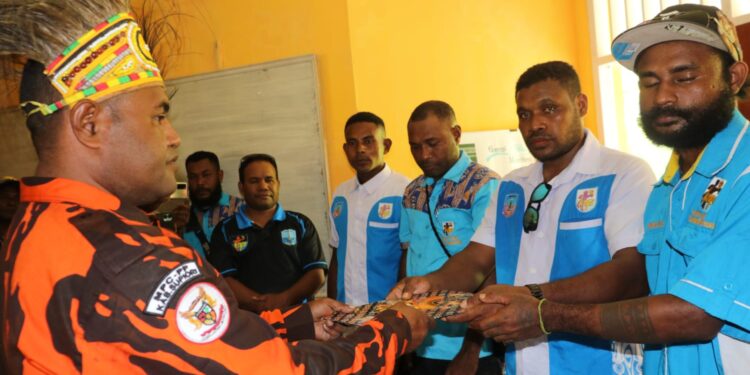 Finsen Angkem Mandowen Resmi Mendaftar Sebagai calon Ketua KNP Supiori