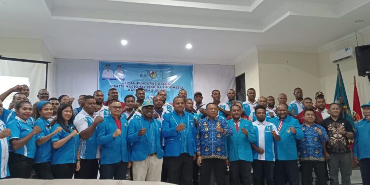 Finsen Mandowen Resmi Terpilih dan Lanjutkan Tongkat Estafet Kepemimpinan KNPI Kabupaten Supiori