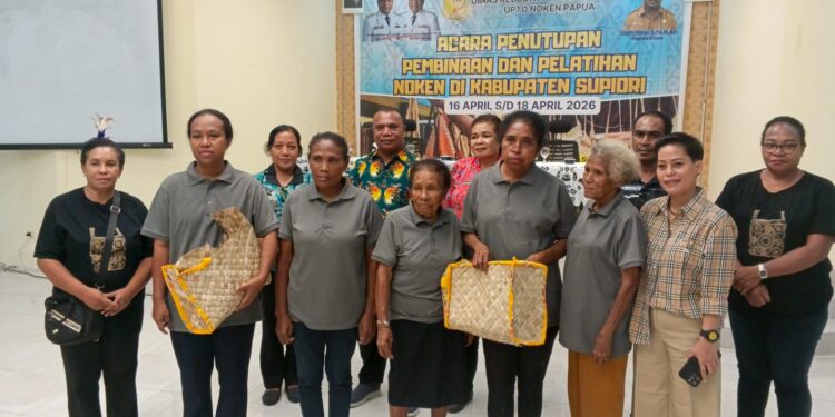 Dinas Kebudayaan dan Pariwisata UPTD Noken Papua Gelar Pelatihan Noken Saireri di Supiori, Dorong Pelestarian Budaya dan Pemberdayaan Ekonomi