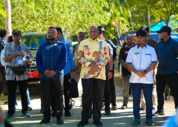 Kunker Gubernur MDF di Pulau Numfor : Dorong Warga Numfor Tanam Kelapa, Jagung dan Kacang Hijau