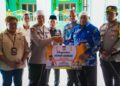 Kunker Gubernur Papua di Supiori : Sumbang Hewan Kurban di Masjid An-Nur Supiori, Berpesan Jaga Toleransi