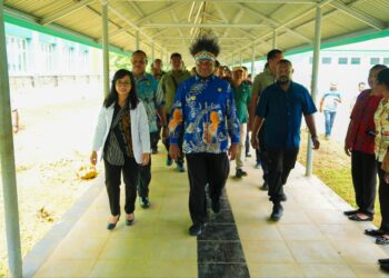 Kunker Gubernur Papua di Supiori : Tinjau Pembangunan SPPG, Dorong Masyarakat Lokal Dilibatkan Memanfaatan Hasil Kebun dan Tangkapan Ikan