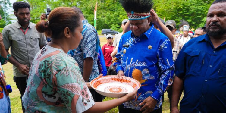 Kunker Gubernur Papua Matius Fakhiri di Supiori : Tegaskan Kampung Nelayan Solusi Tingkatkan Perekonomian Masyarakat