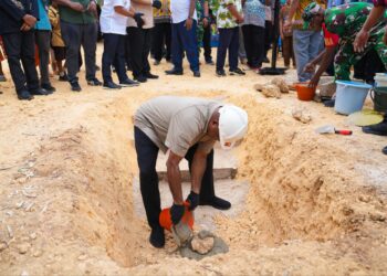 Kunker Gubernur Papua di Biak, Letakkan Batu Pertama Pembangunan Koperasi Merah Putih di Kampung Warsansan