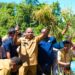 Gubernur Papua MDF Melakukan Panen Padi Perdana di Kepulauan Yapen