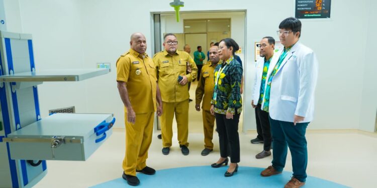 Matius Fakhiri: RSUP Jayapura Dapat Menjadi Model Pelayanan Kesehatan di Tanah Papua