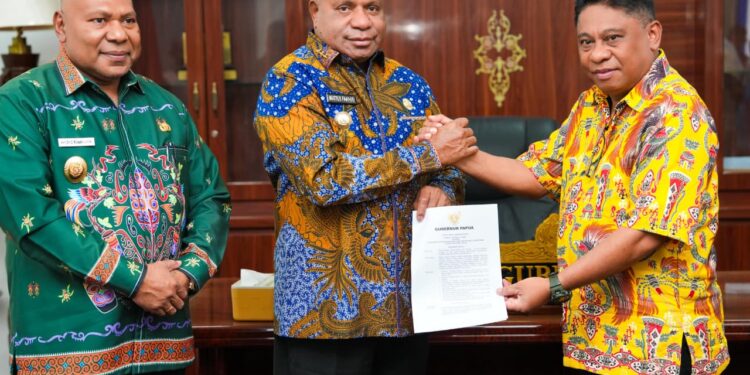 Gubernur MDF Percayakan Cristian Sohilait  Kembali PJ Sekda Provinsi Papua