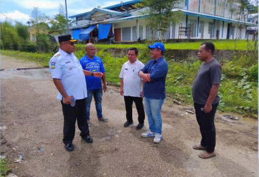 Bupati Supiori Tinjau Pembangunan Sirkuit Bersama Pengurus IMI Papua dan IMI Supiori