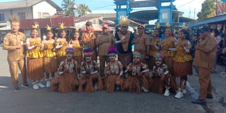 Kadispora Biak Numfor Apresiasi Partisipasi Sekolah Sukseskan Parade Yospan dalam Ivent Festival Biak Munara Wampasi 2026