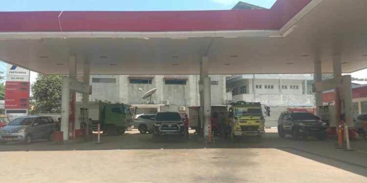Antrean Solar Subsidi Mengular di Jayapura, SPBU APO Ungkap Penyebabnya