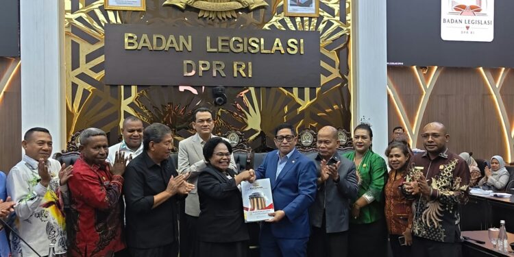 Ketua Baleg DPR RI Bob Hasan, Terima Aspirasi DOB Papua Utara