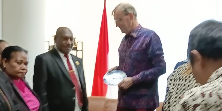 Kedubes Belanda Kunjungi MRP Papua, Bahas Pendidikan dan Kesehatan Orang Asli Papua
