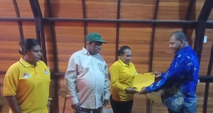 Ketua Umum DPP HIPMAS, Serahkan SK Kepengurusan DPD Papua Pegunungan dan Delapan Kabupaten